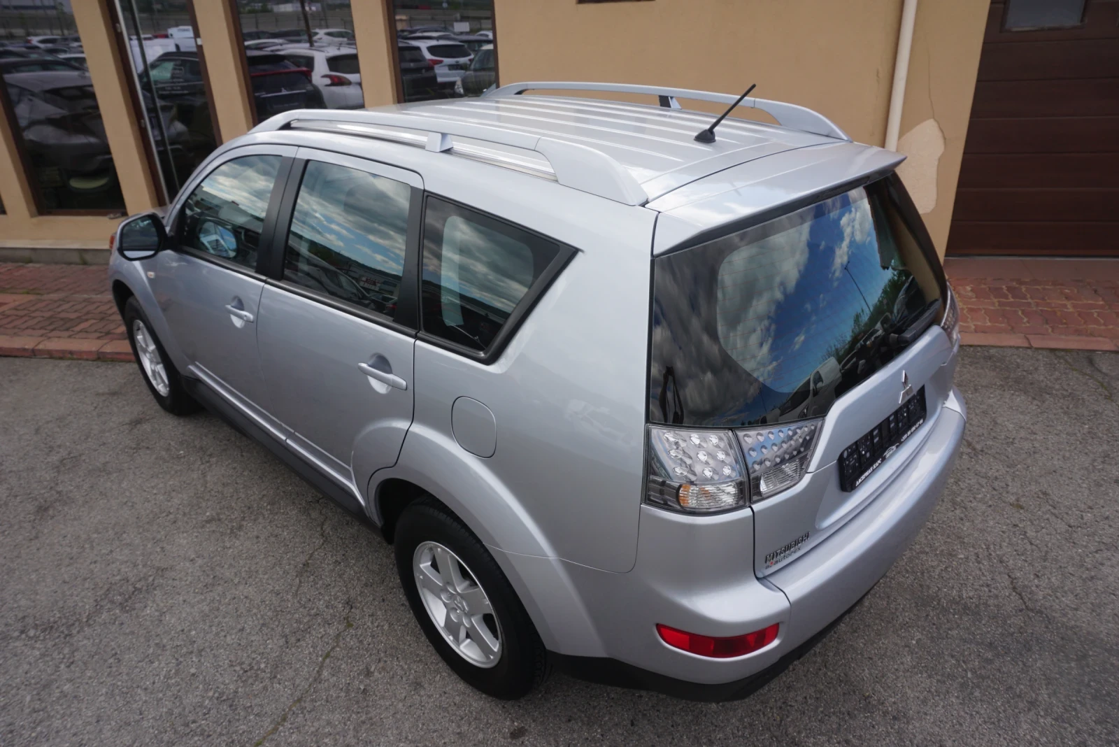 Mitsubishi Outlander 2.4I INSTLYE - изображение 4