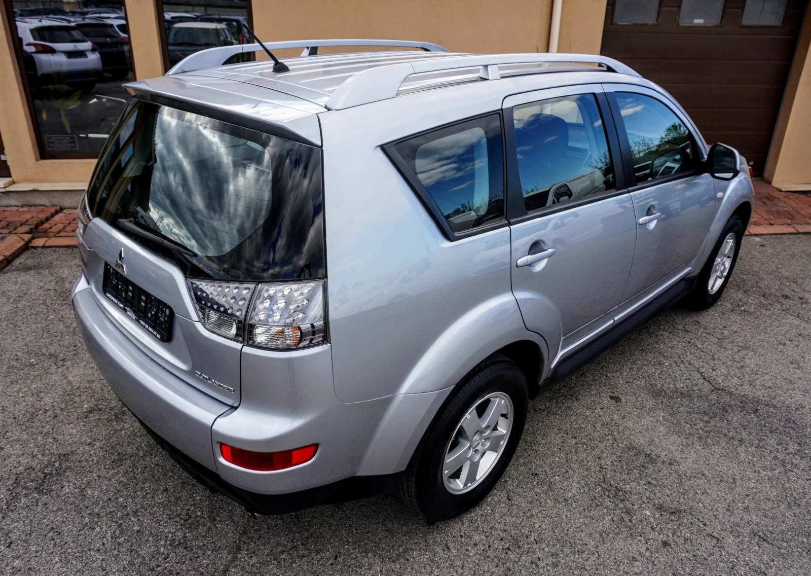 Mitsubishi Outlander 2.4I INSTLYE - изображение 3