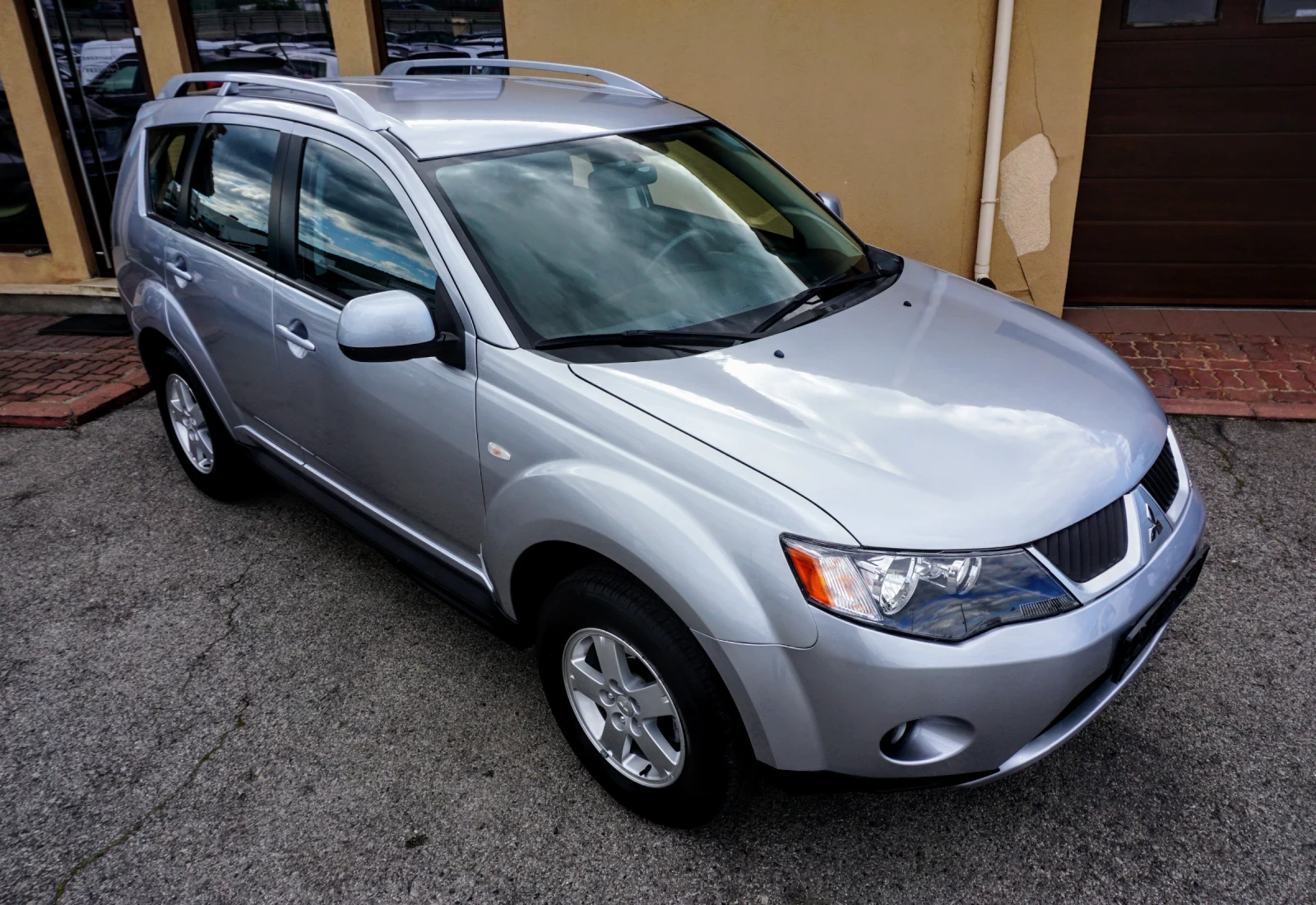 Mitsubishi Outlander 2.4I INSTLYE - изображение 2