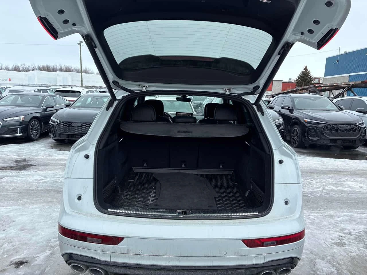 Audi SQ5 * Technik * CARFAX * ЦЕНА ДО БГ, снимка 14 - Автомобили и джипове - 53738559