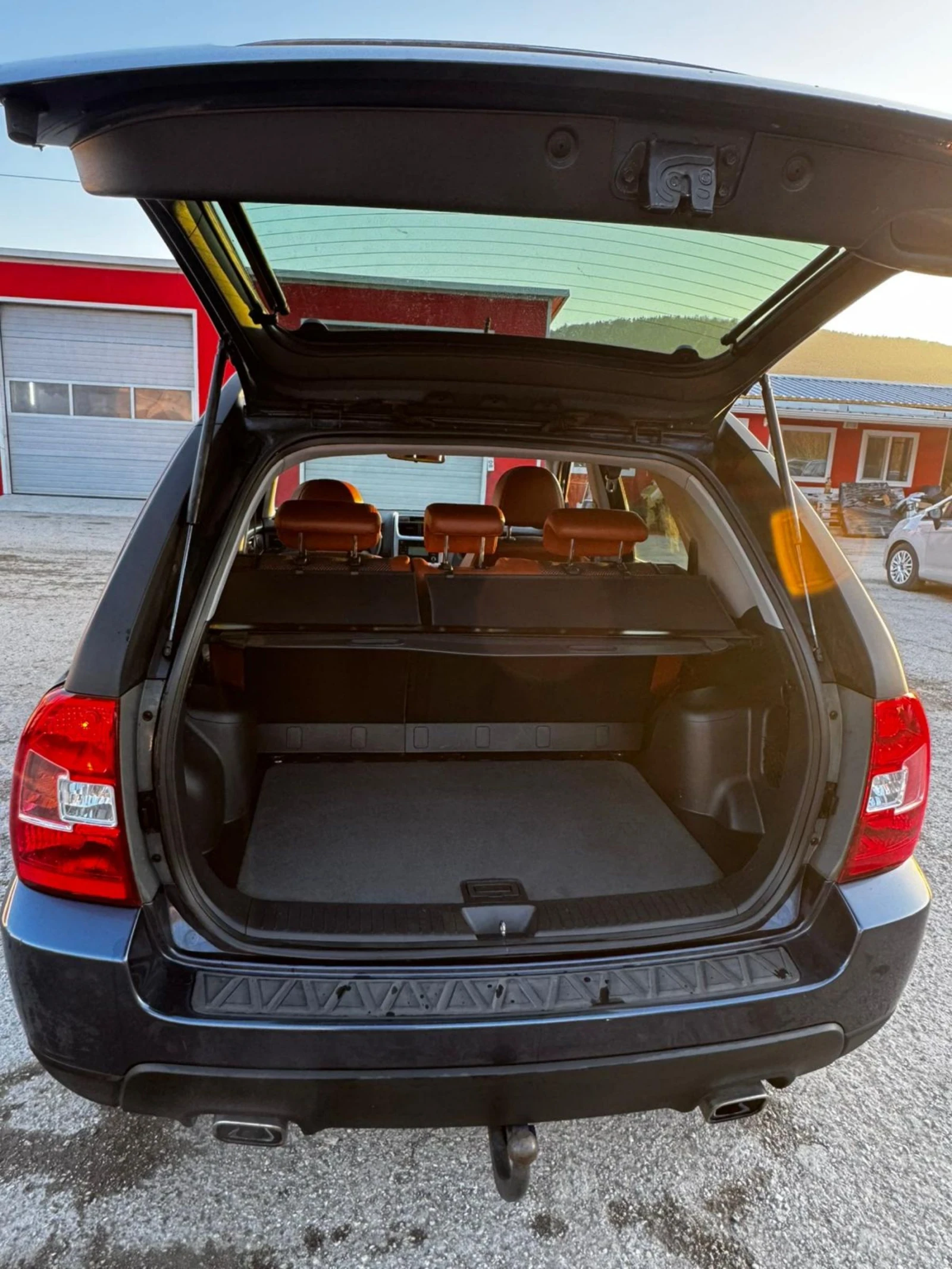 Kia Sportage 2.0i, FACELIFT, АВТОПИЛОТ , снимка 4 - Автомобили и джипове - 53942011