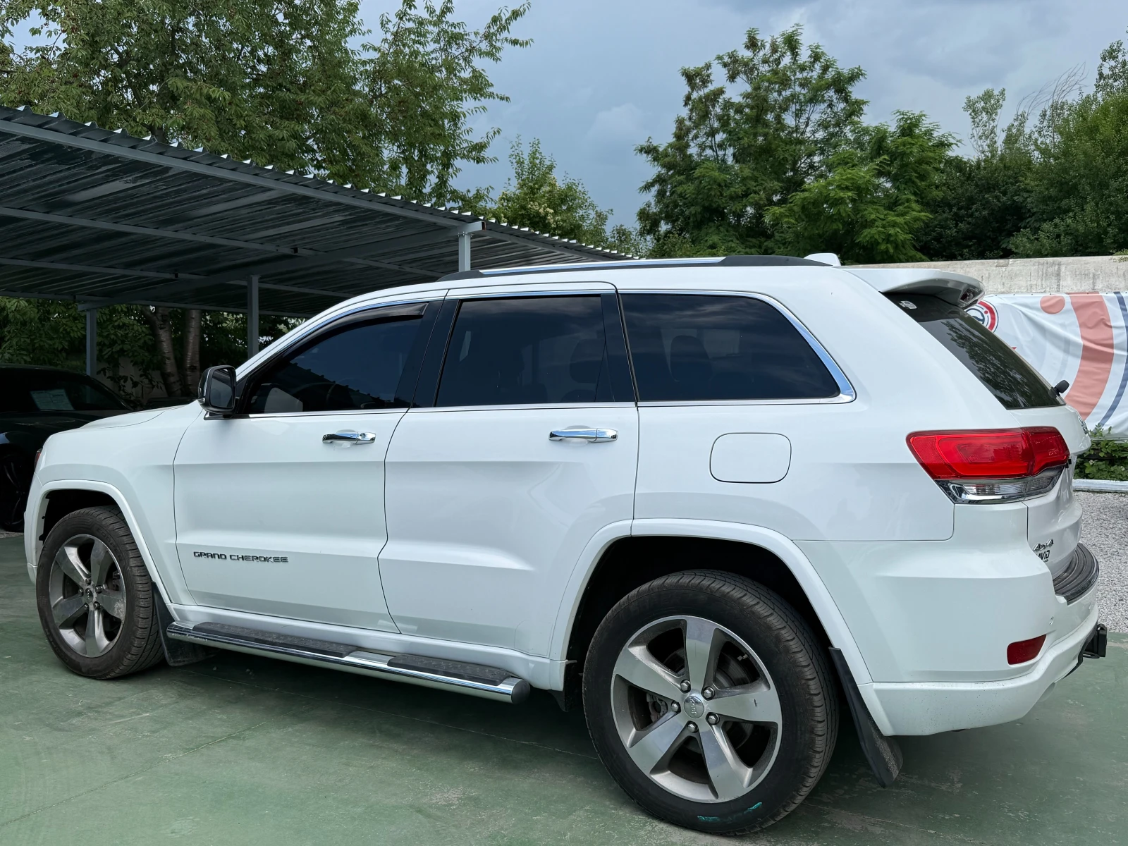 Jeep Grand cherokee 5.7 HEMI, OVERLAND, снимка 6 - Автомобили и джипове - 55148429
