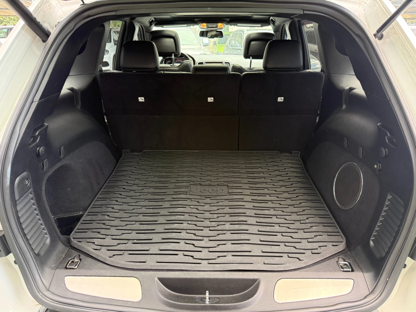 Jeep Grand cherokee 5.7 HEMI, OVERLAND, снимка 16 - Автомобили и джипове - 55148429