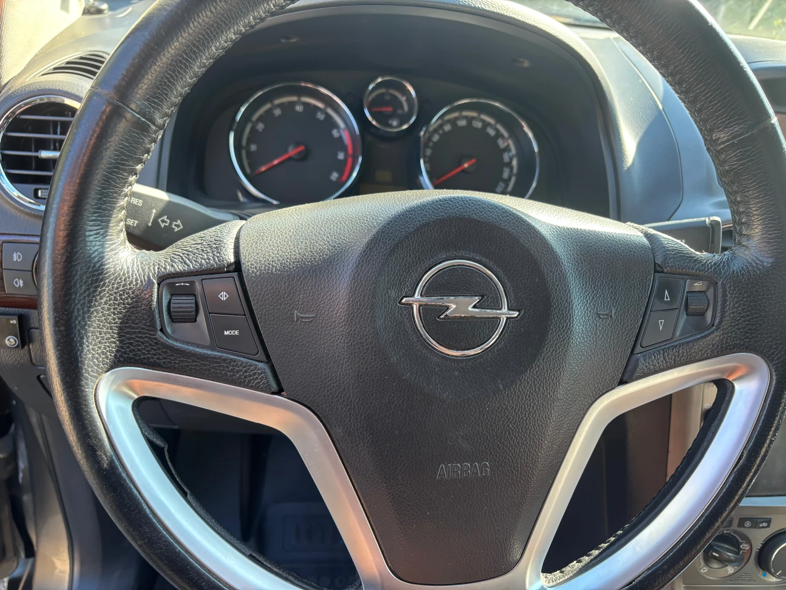 Opel Antara 3.2 v6, снимка 9 - Автомобили и джипове - 55228611