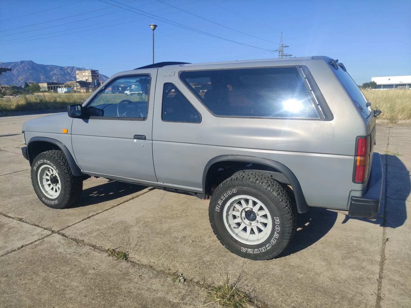 Nissan Terrano, снимка 5 - Автомобили и джипове - 56238369