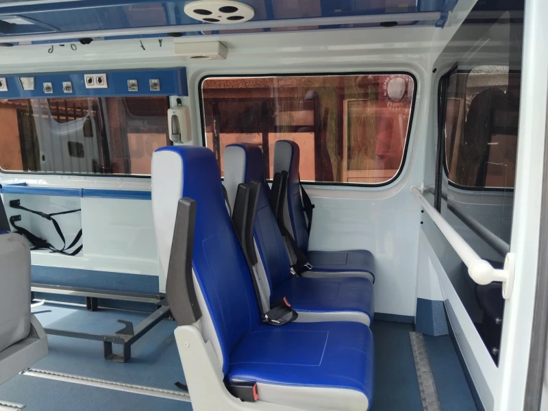 Mercedes-Benz Sprinter 313 2, 2 dci, снимка 12 - Бусове и автобуси - 52150952