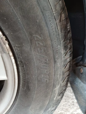 Гуми Зимни 225/70R16, снимка 3 - Гуми и джанти - 48415395