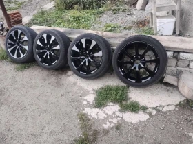 ����� �� �������� �� ���� � ������ 215/45R17 �� Renault