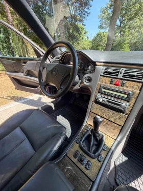 Mercedes-Benz E 200 Kompressor, снимка 12