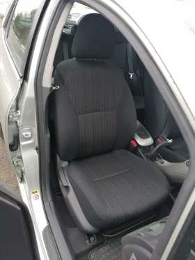 Toyota Auris - 3300 € / 6454.24 лв. - 87860220 8