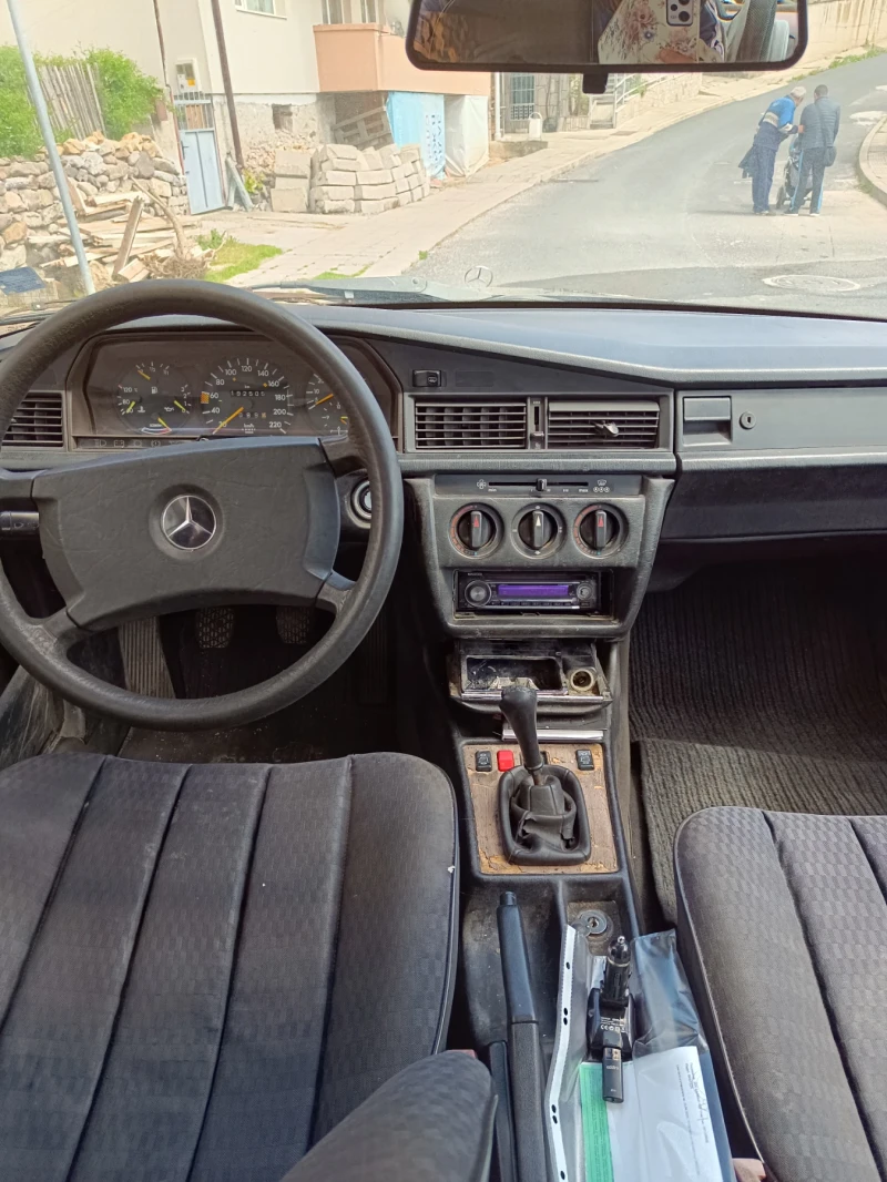 Mercedes-Benz 190, снимка 4 - Автомобили и джипове - 47020975