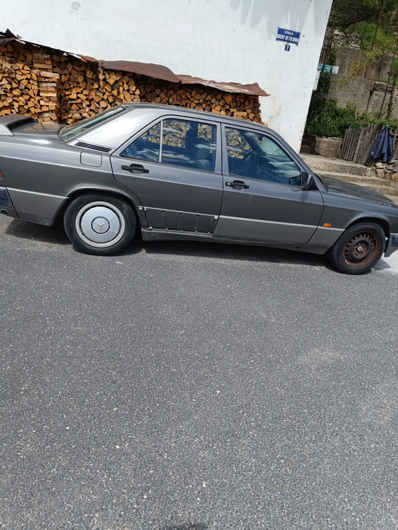 Mercedes-Benz 190, снимка 6 - Автомобили и джипове - 47020975