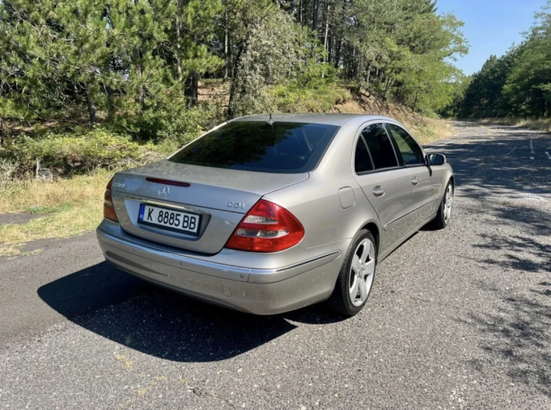 Mercedes-Benz E 270, снимка 3 - Автомобили и джипове - 47712261