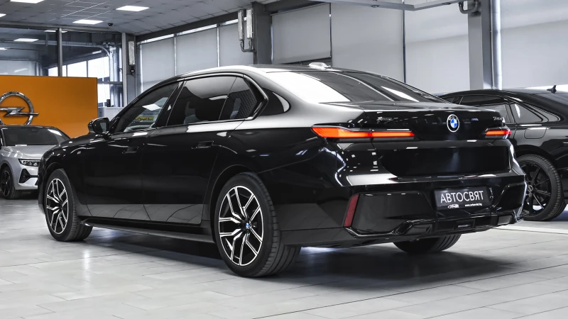 BMW 740 d xDrive M Sport Mild Hybrid Sportautomatic, снимка 7 - Автомобили и джипове - 50084260