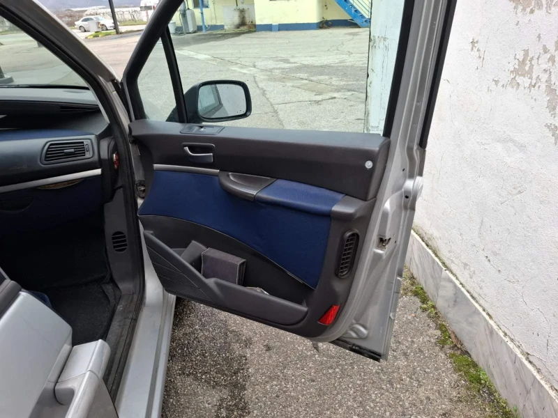 Fiat Ulysse 2.2 JTD, снимка 7 - Автомобили и джипове - 52760685