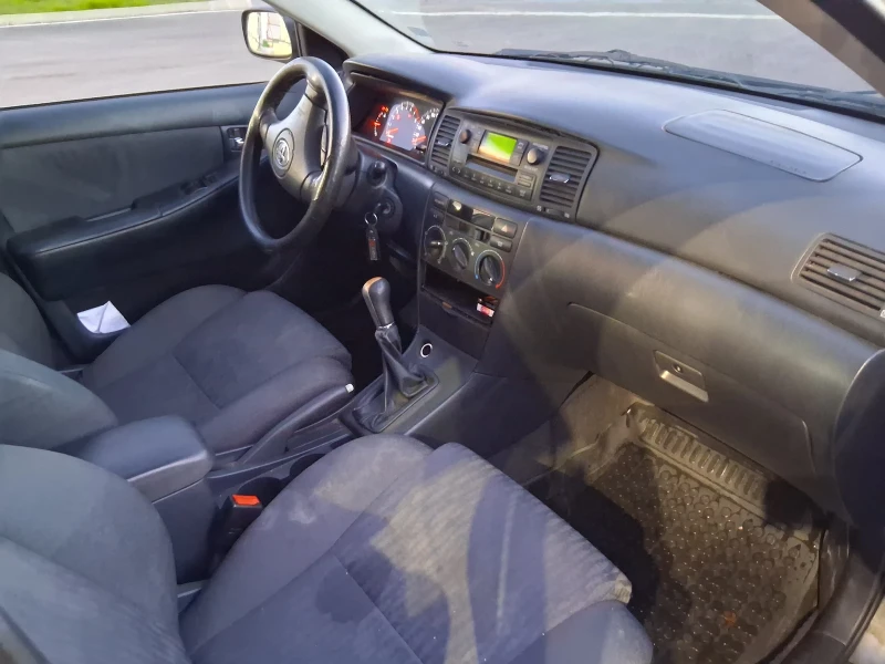 Toyota Corolla 1.6 Бензин VVT-I 16 VAVLE, снимка 6 - Автомобили и джипове - 52807864