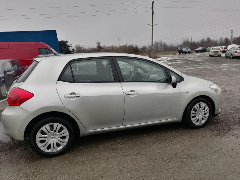 Toyota Auris, снимка 14 - Автомобили и джипове - 53215410