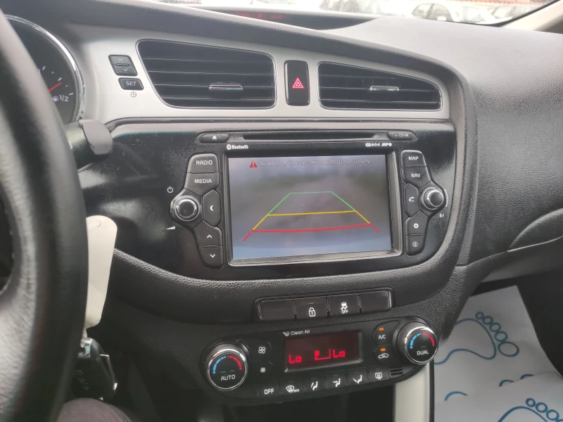 Kia Ceed 1.6GRDI като нов  навигация камера, снимка 7 - Автомобили и джипове - 53398496