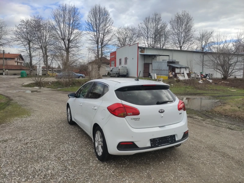 Kia Ceed 1.6GRDI като нов  навигация камера, снимка 5 - Автомобили и джипове - 53398496