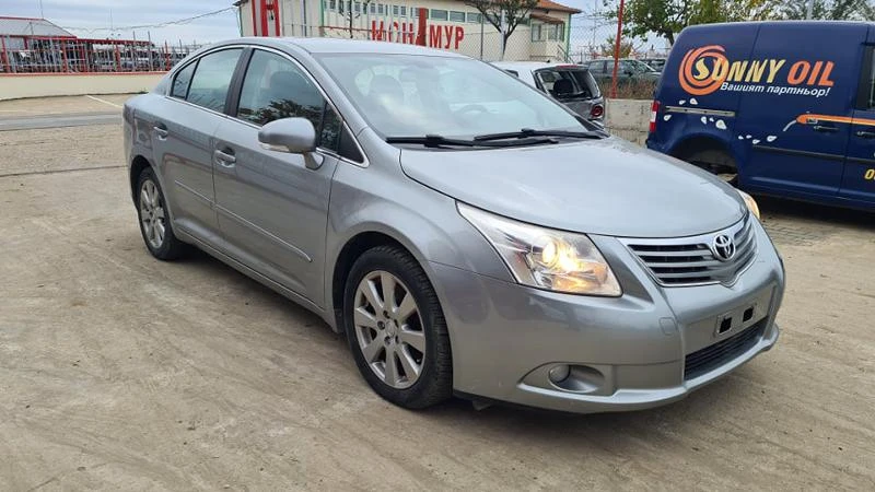 Toyota Avensis 2.2 D4D, снимка 5 - Автомобили и джипове - 41992361