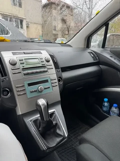 Toyota Corolla verso, снимка 10 - Автомобили и джипове - 52462956