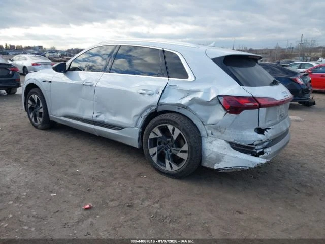 Audi E-Tron PREMIUM QUATTRO, снимка 3 - Автомобили и джипове - 53590956