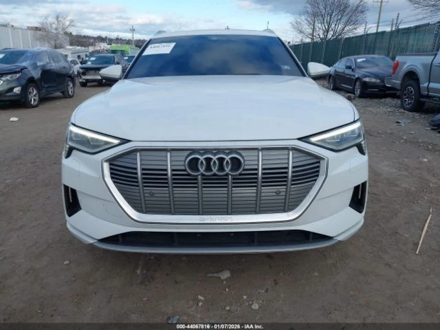 Audi E-Tron PREMIUM QUATTRO, снимка 6 - Автомобили и джипове - 53590956