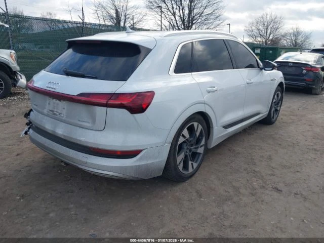 Audi E-Tron PREMIUM QUATTRO, снимка 4 - Автомобили и джипове - 53590956