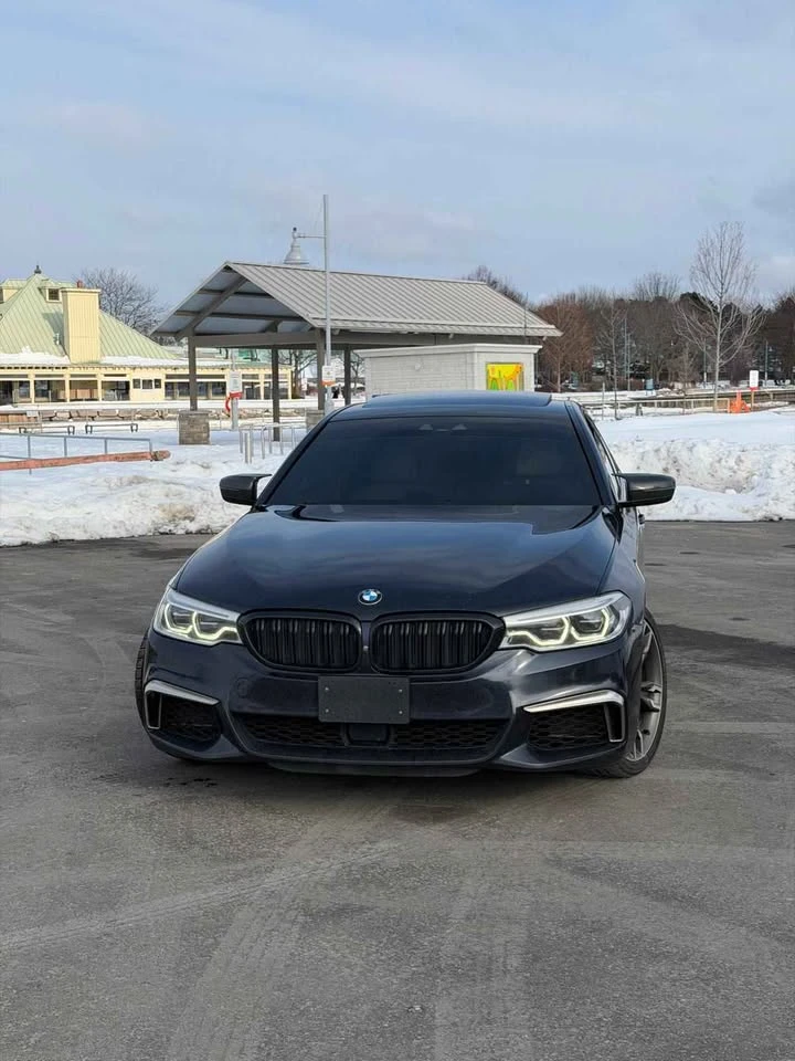 BMW 550 M550I С РЕГИСТРАЦИЯ & АВТО КРЕДИТ, снимка 2 - Автомобили и джипове - 53607861