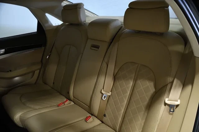 Audi A8 4.0T QUATTRO/FULL/PANO/360CAM, снимка 7 - Автомобили и джипове - 54998638