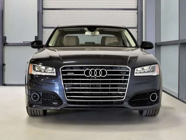 Audi A8 4.0T QUATTRO/FULL/PANO/360CAM, снимка 2 - Автомобили и джипове - 54998638