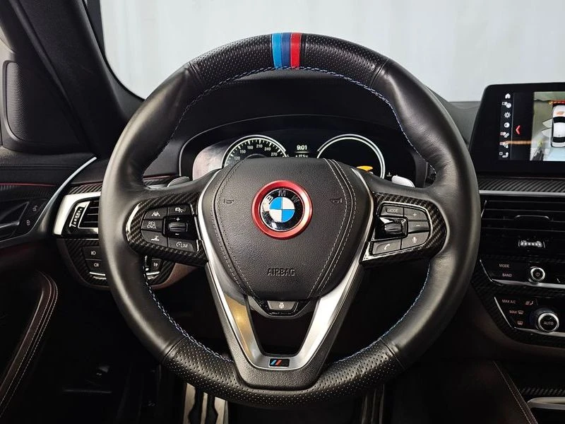 BMW 530 530i xDrive M Sport Package Plus| 248к.с.| ВКЛ.ТЕХ, снимка 13 - Автомобили и джипове - 55441436