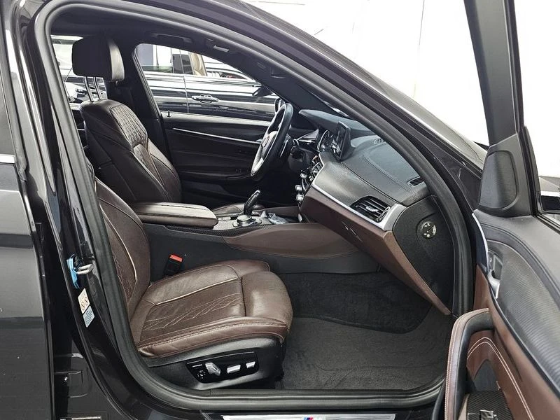 BMW 530 530i xDrive M Sport Package Plus| 248к.с.| ВКЛ.ТЕХ, снимка 11 - Автомобили и джипове - 55441436