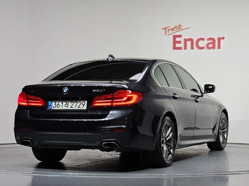 BMW 530 530i xDrive M Sport Package Plus| 248к.с.| ВКЛ.ТЕХ, снимка 2 - Автомобили и джипове - 55441436