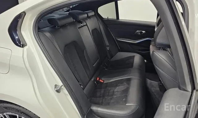 BMW 320 320d M Sport, снимка 10 - Автомобили и джипове - 55943093