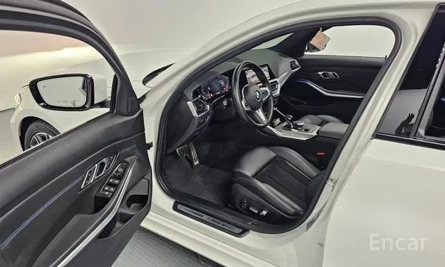 BMW 320 320d M Sport, снимка 9 - Автомобили и джипове - 55943093