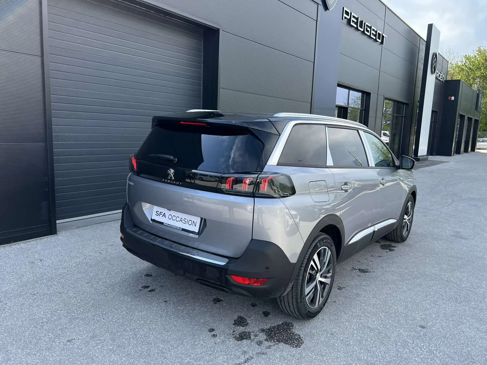 Peugeot 5008 New Line Up ALLURE PACK 1.5 BlueHDi 130 S&S EAT8 E - изображение 6