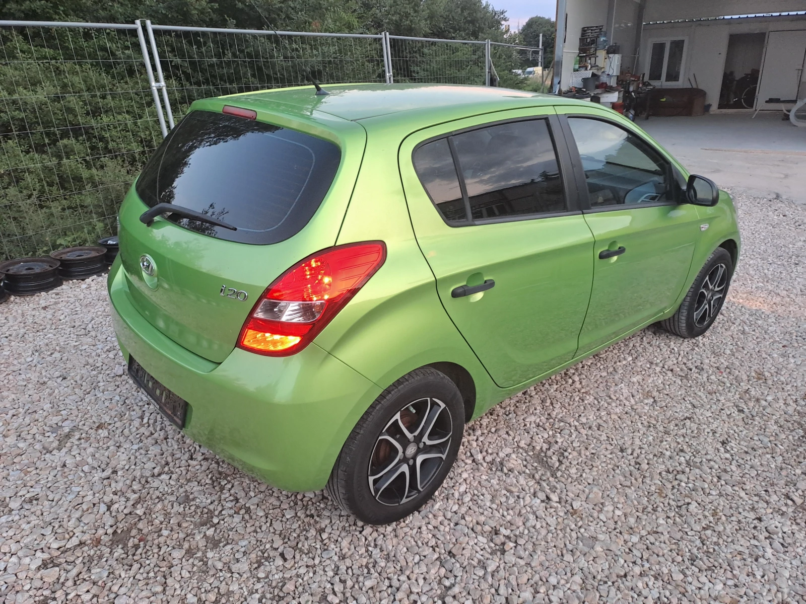 Hyundai I20 1.3i ESKLUZIVE SPEZIALL - изображение 9
