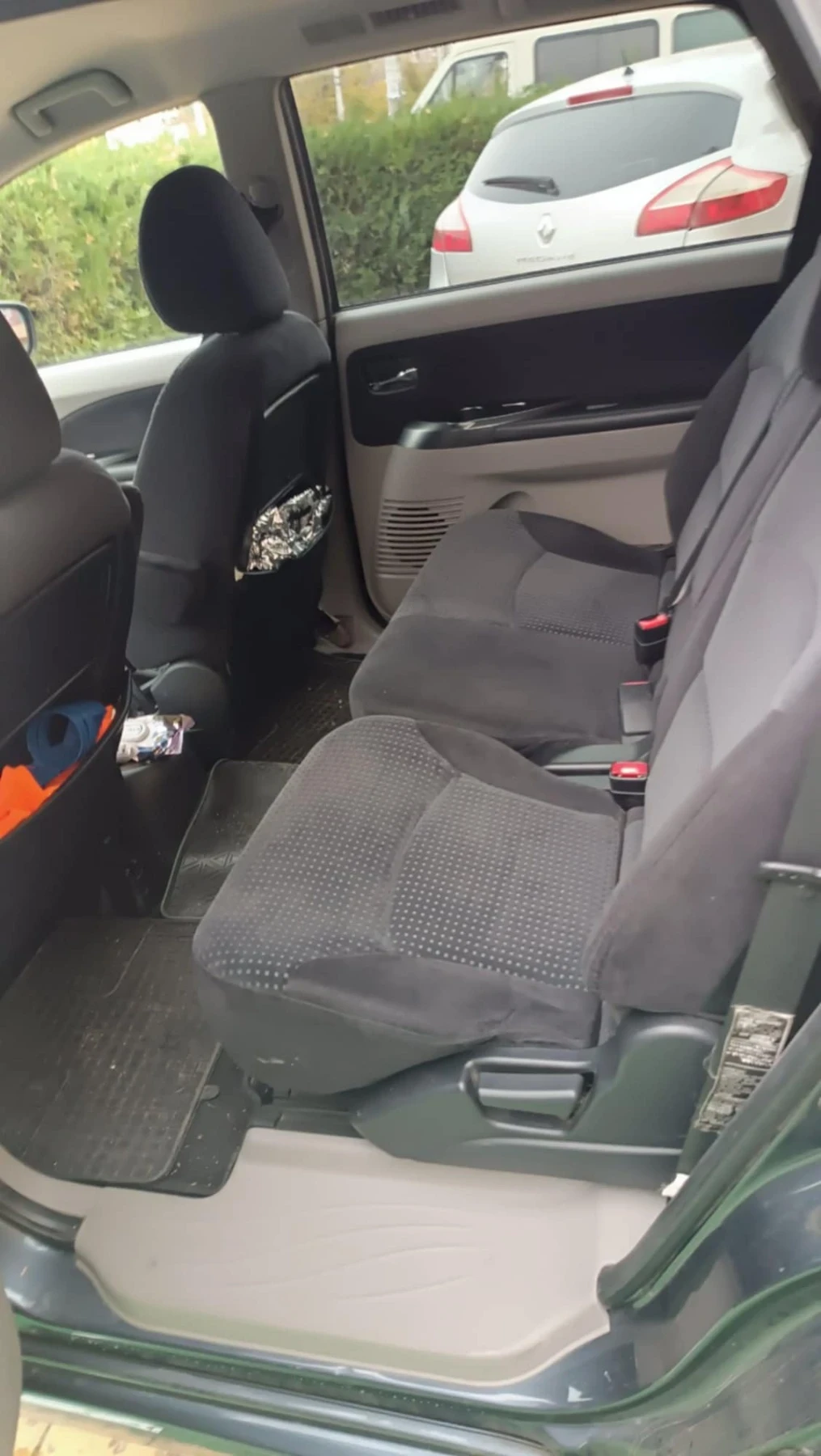 Mitsubishi Grandis  - изображение 4