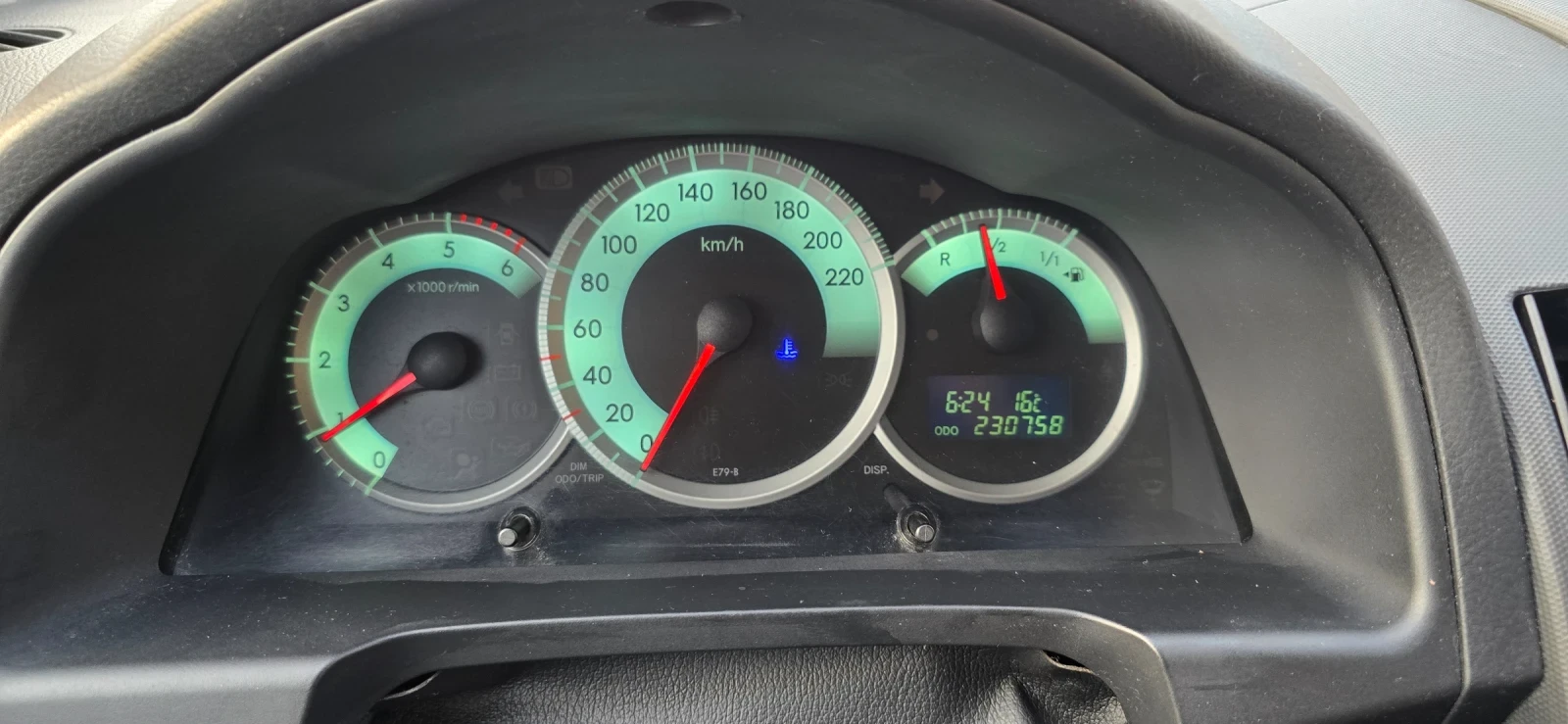 Toyota Corolla verso 2.0 D4D - изображение 5