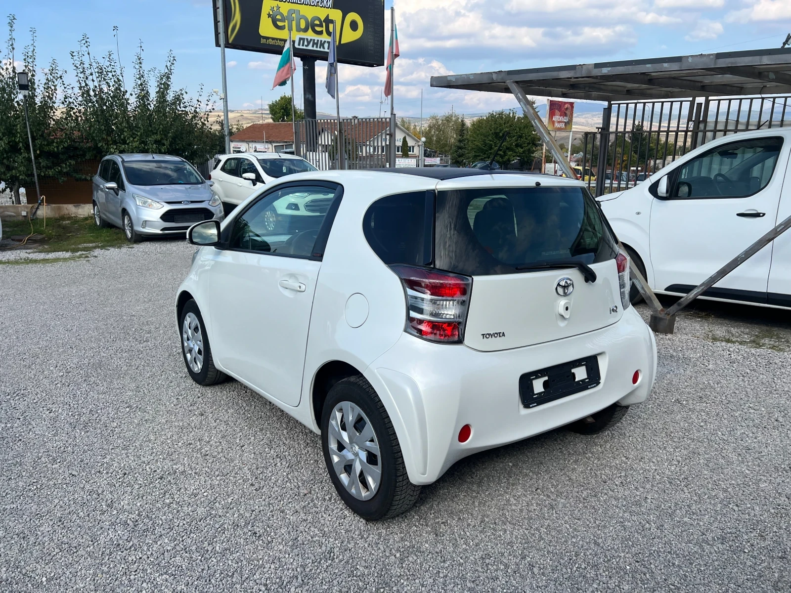 Toyota IQ 1.0i Avtomat - изображение 6