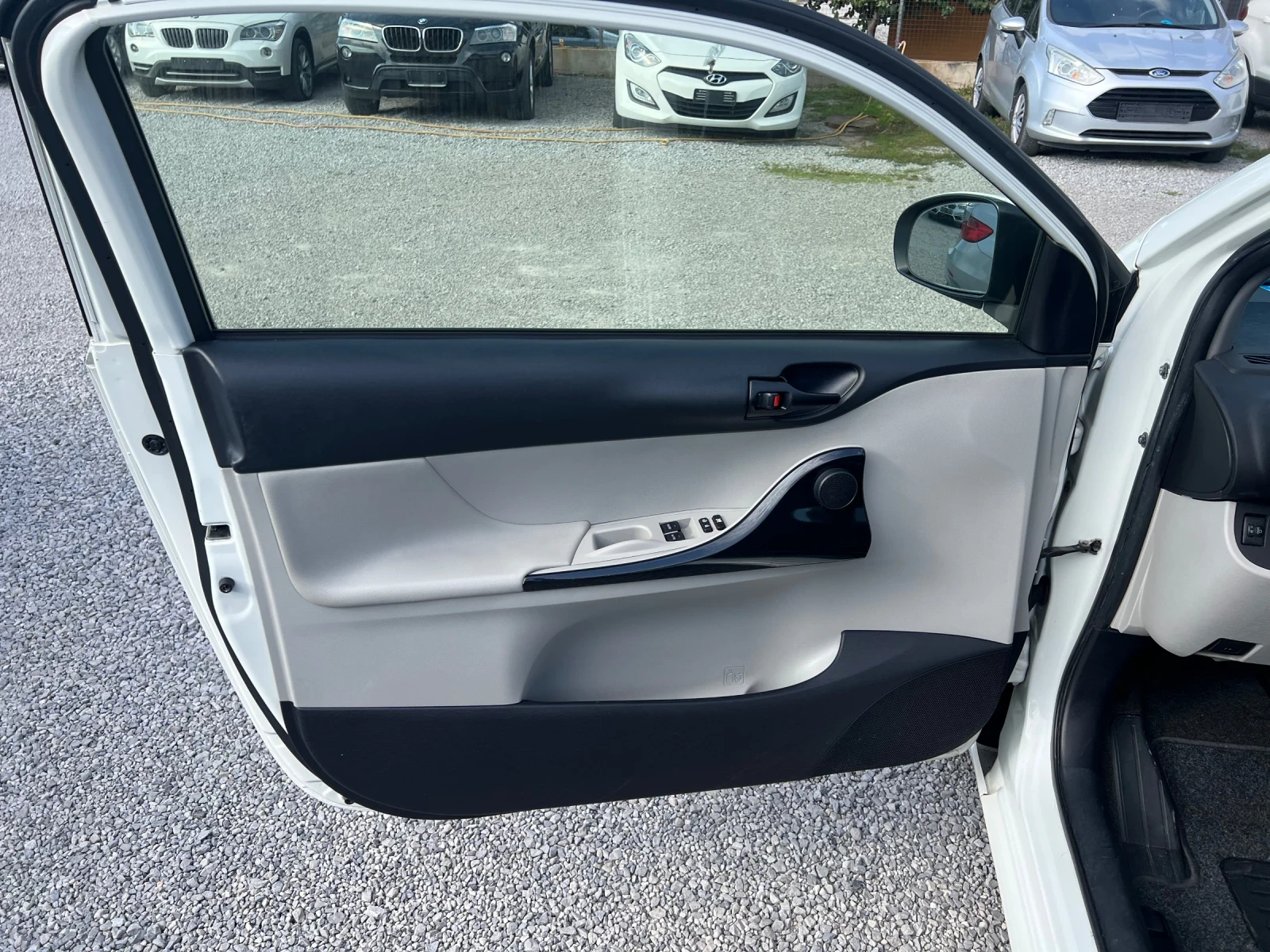 Toyota IQ 1.0i Avtomat - изображение 10