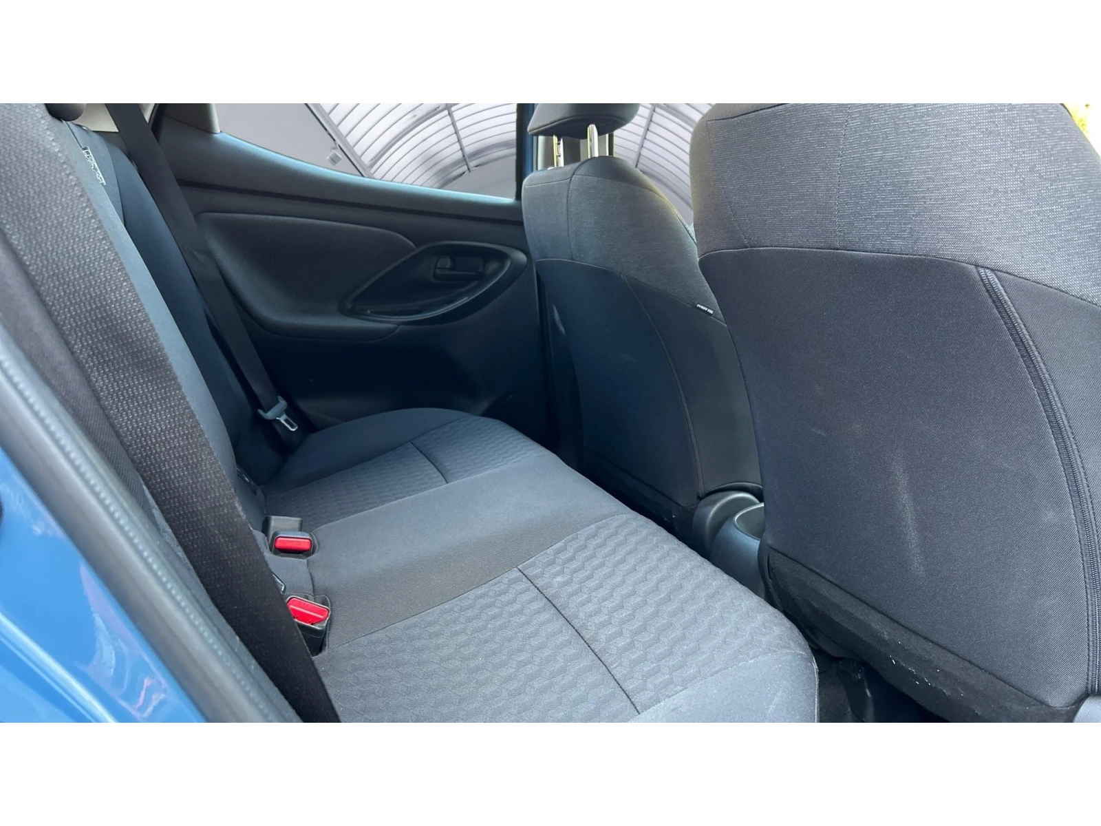 Toyota Yaris 1.5i M/T, Месечна вноска от 344 лв. - изображение 10