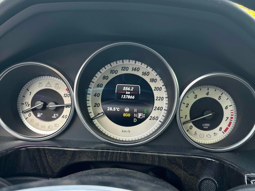 Mercedes-Benz E 55 * 550 * CARFAX * БЕЗ ПЪРВОНАЧАЛНА ВНОСКА - изображение 8