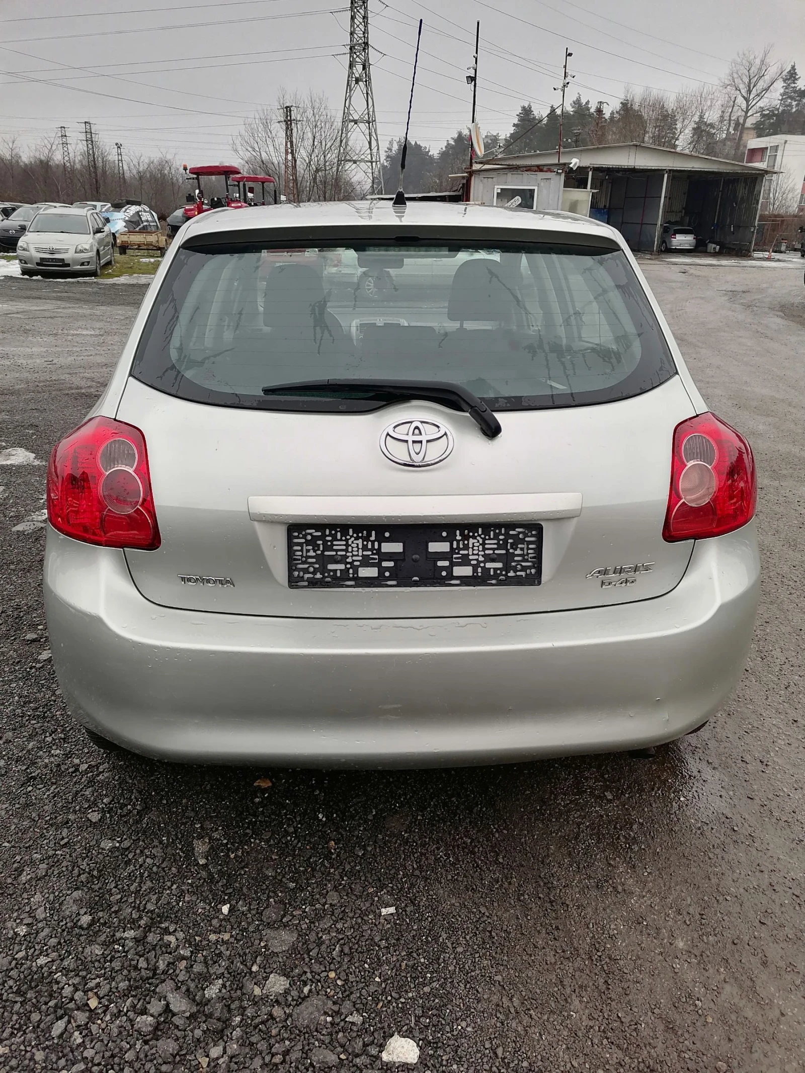 Toyota Auris  - изображение 7