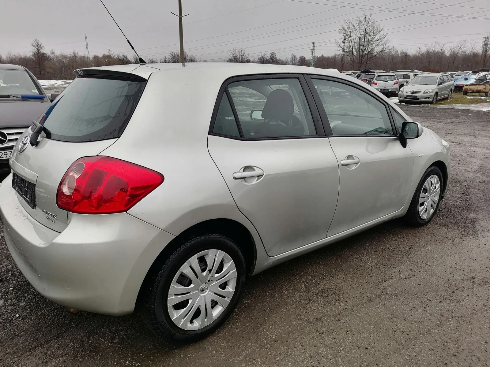 Toyota Auris  - изображение 6