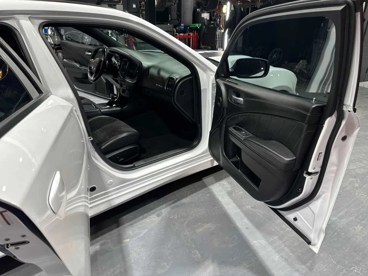 Dodge Charger * R/T RWD * CARFAX * ЦЕНА ДО БГ, снимка 11 - Автомобили и джипове - 53738985