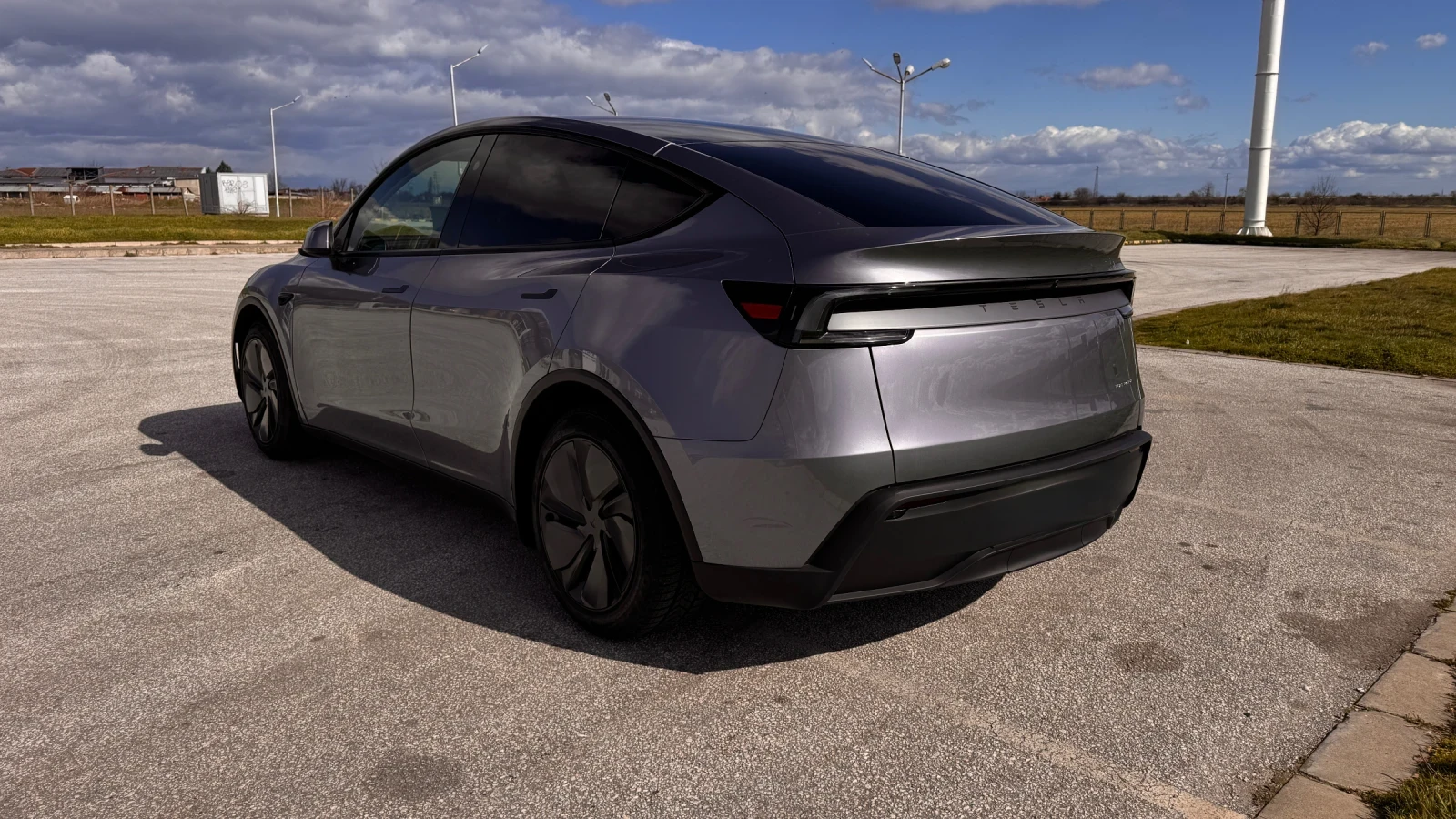 Tesla Model Y Juniper AWD, снимка 2 - Автомобили и джипове - 53841781