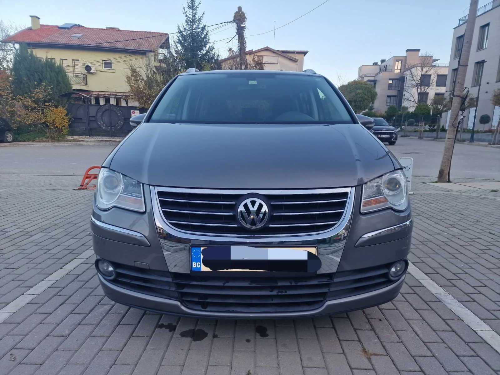 VW Touran 1.9 TDI, снимка 8 - Автомобили и джипове - 53917100
