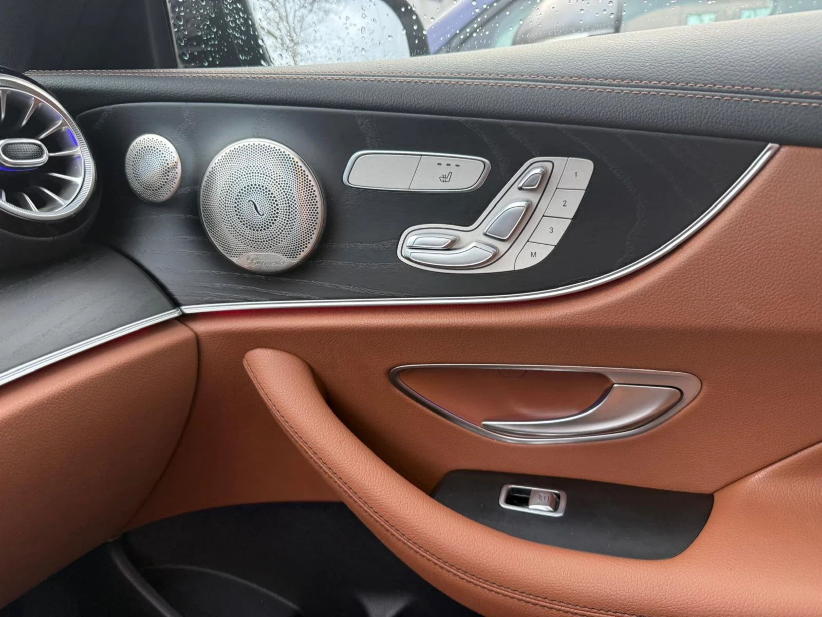 Mercedes-Benz E 220 AMG, снимка 16 - Автомобили и джипове - 54589601